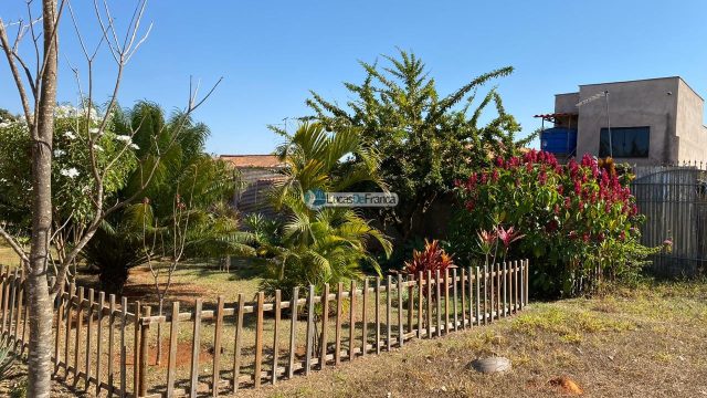 CASA EM SOBRADINHO-DF NA QUADRA 11