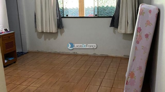 CASA EM SOBRADINHO-DF NA QUADRA 11