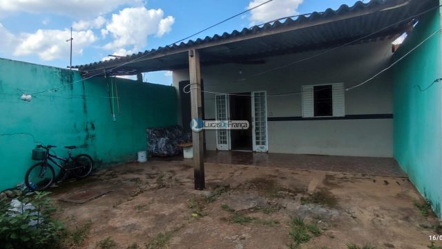 casa no Arapoangas próximo ao Mercado Esteves