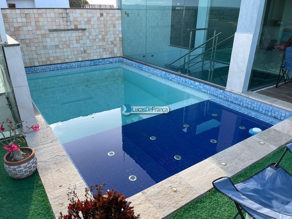 Casa de 03 pavimentos com piscina (27)