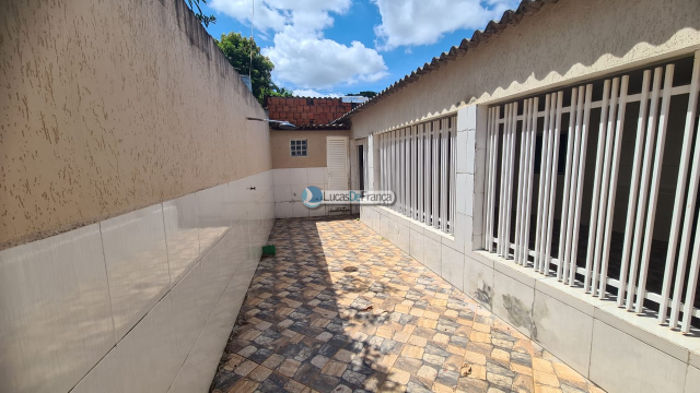 CASA NA QUADRA 10 CONJUNTO E NO ARAPOANGAS