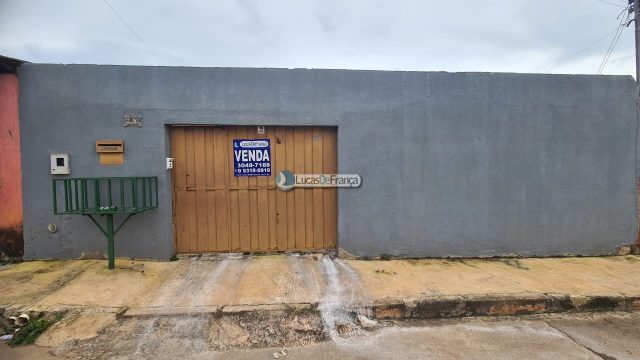 SOBRADO NA QUADRA 08 CONJUNTO F NO ARAPOANGAS ÓTIMA