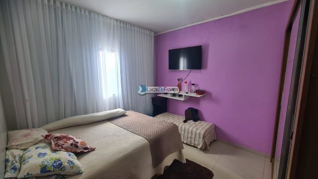 SOBRADO NA QUADRA 08 CONJUNTO F NO ARAPOANGAS ÓTIMA