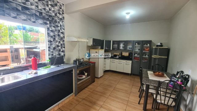 SOBRADO NA QUADRA 08 CONJUNTO F NO ARAPOANGAS ÓTIMA
