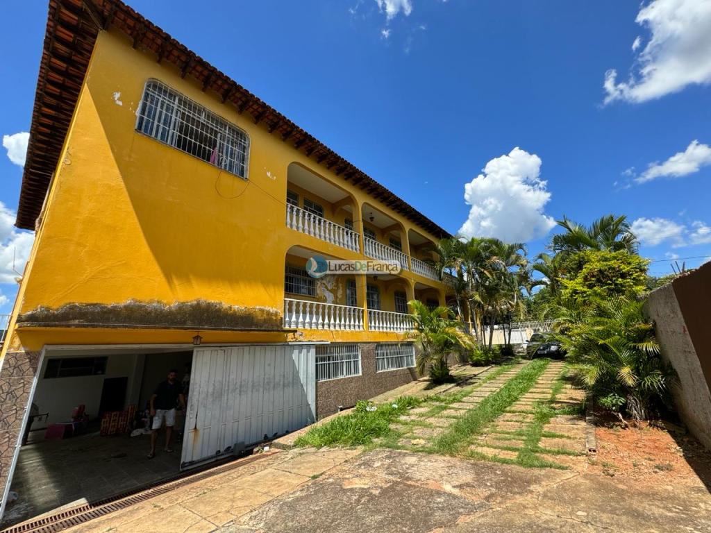 Casa na Rua Hugo Lobo Setor Tradicional (2)