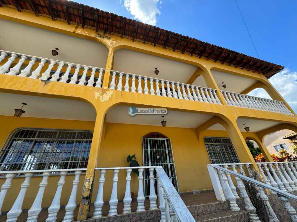 Casa na Rua Hugo Lobo Setor Tradicional (5)