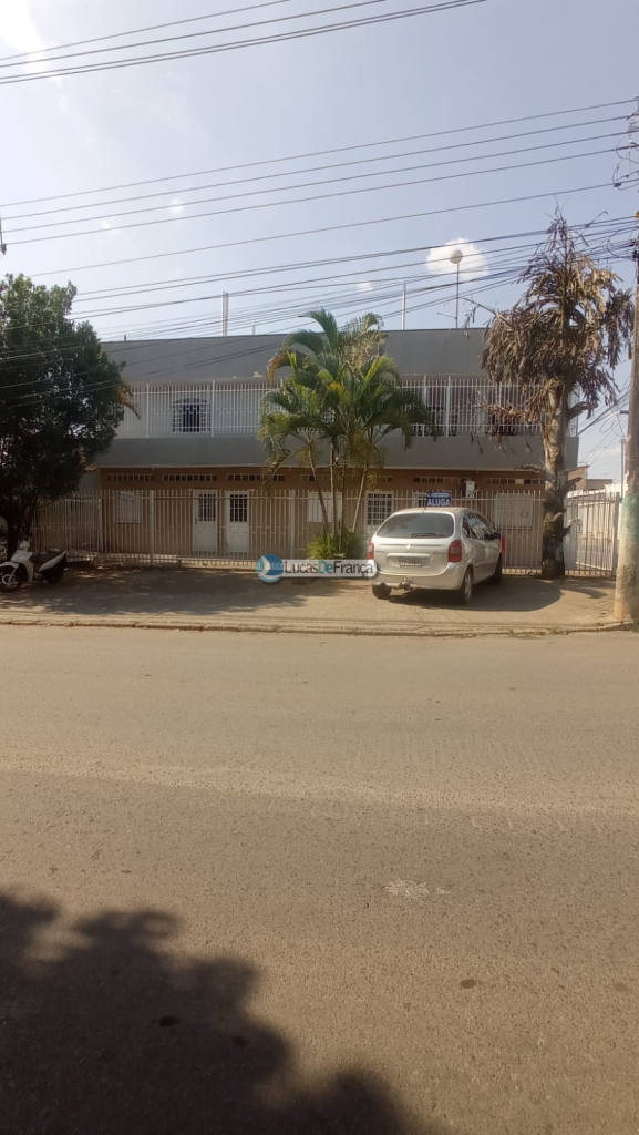 Sobrado na quadra 03 conjunto 2 do Jardim Roriz (22)