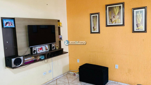 APARTAMENTO E UMA KIT ENTRE AS QUADRAS 03/04 DA VILA BURITIS ATRÁS DA ESCOLA CLASSE 08