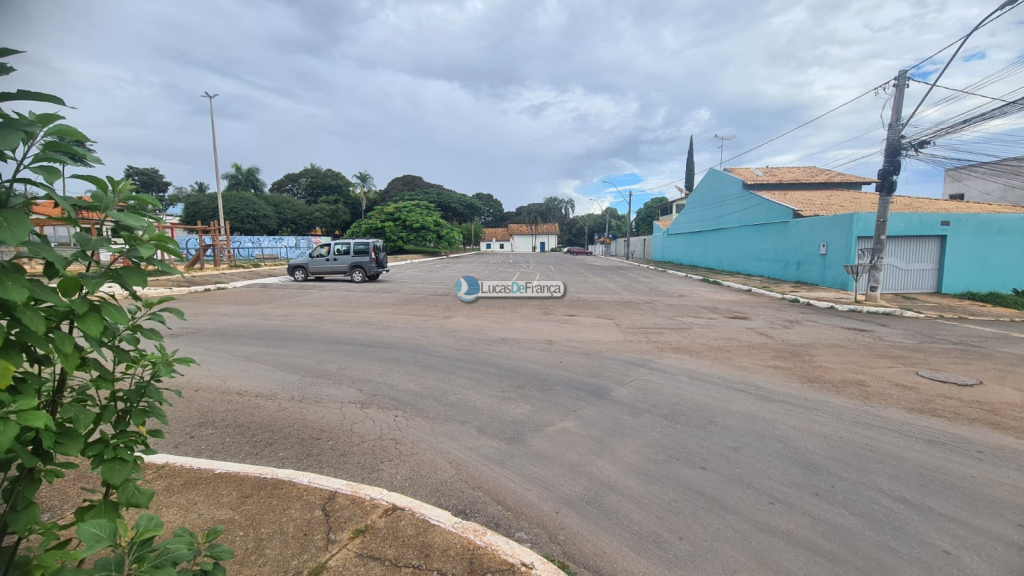 Imóvel no St. Tradicional de esquina na R. 1º de junho (20)