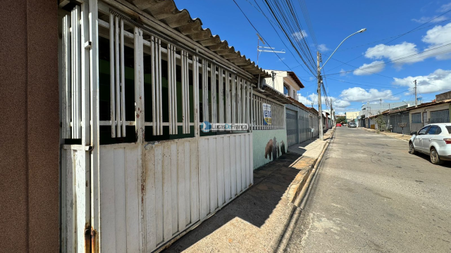 Casa de três quartos no Jardim Roriz