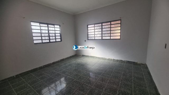 CASA COM LAJE NO ARAPOANGAS