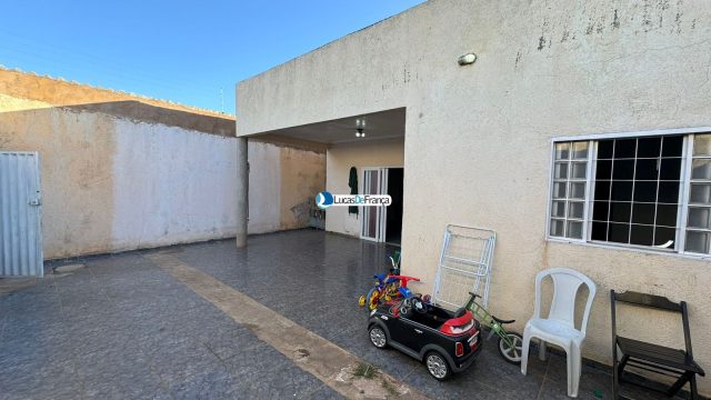 Casa na Vila Militar, em frente a Independência e Dia&Dia