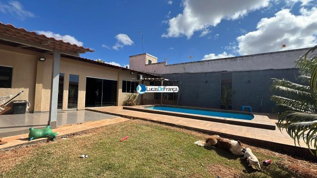 Excelente casa no CONDOMÍNIO SAMAÚMA