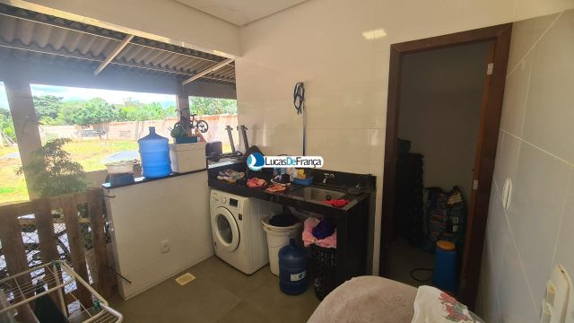 CASA COM ÁREA DE 1.800M² NO CONDOMÍNIO NÚCLEO RURAL SARANDI