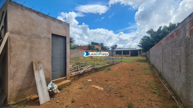 CASA COM ÁREA DE 1.800M² NO CONDOMÍNIO NÚCLEO RURAL SARANDI