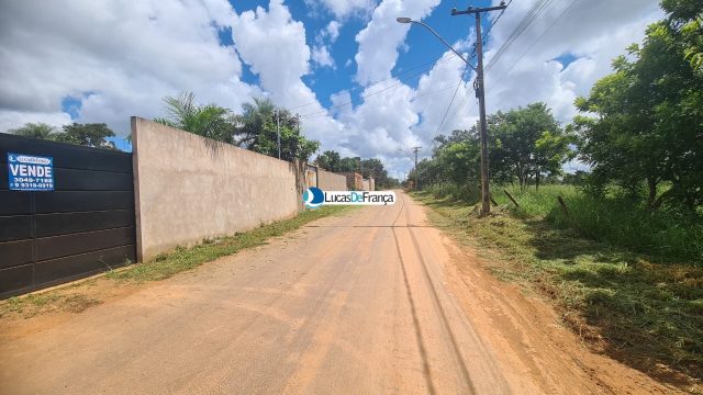 CASA COM ÁREA DE 1.800M² NO CONDOMÍNIO NÚCLEO RURAL SARANDI