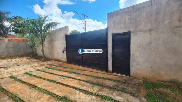 CASA COM ÁREA DE 1.800M² NO CONDOMÍNIO NÚCLEO RURAL SARANDI