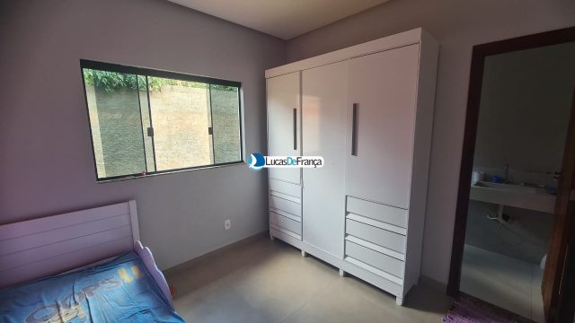 CASA COM ÁREA DE 1.800M² NO CONDOMÍNIO NÚCLEO RURAL SARANDI