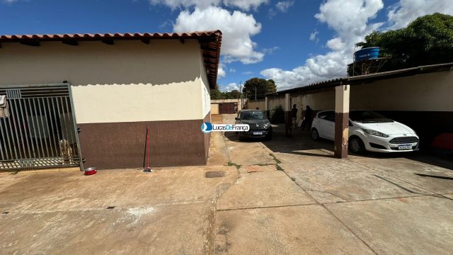 2 casas em 01 lote de 1.000 m2.