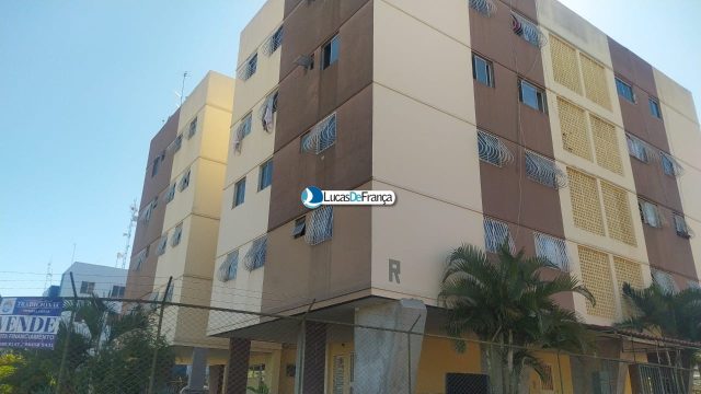 LINDO APARTAMENTO TODO REFORMADO NO 3° ANDAR NA QUADRA 02 BLOCO R