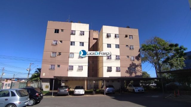 LINDO APARTAMENTO TODO REFORMADO NO 3° ANDAR NA QUADRA 02 BLOCO R