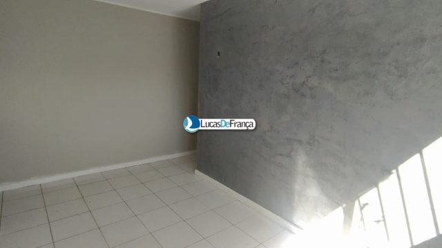 LINDO APARTAMENTO TODO REFORMADO NO 3° ANDAR NA QUADRA 02 BLOCO R