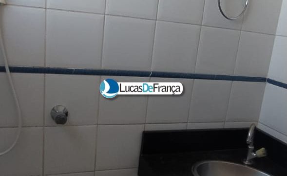 LINDO APARTAMENTO TODO REFORMADO NO 3° ANDAR NA QUADRA 02 BLOCO R