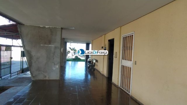 LINDO APARTAMENTO TODO REFORMADO NO 3° ANDAR NA QUADRA 02 BLOCO R