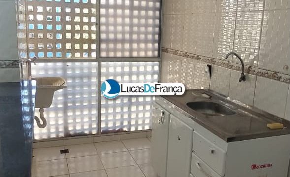 LINDO APARTAMENTO TODO REFORMADO NO 3° ANDAR NA QUADRA 02 BLOCO R