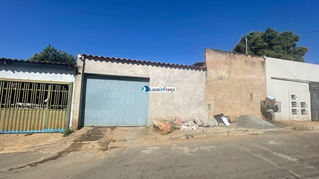 casa no Arapoangas na quadra 9 conjunto F próximo à Igreja Católica