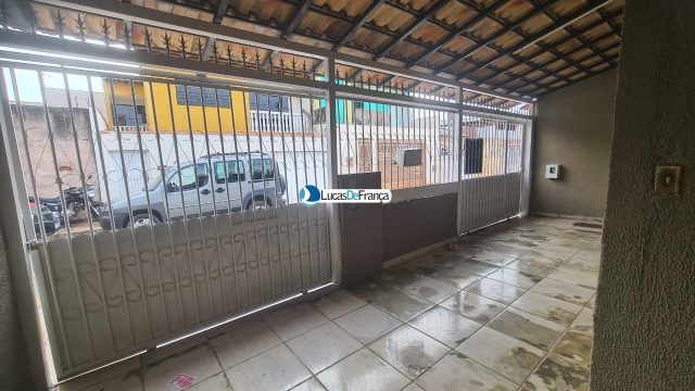 DUAS CASAS NO MESMO LOTE NO JARDIM RORIZ