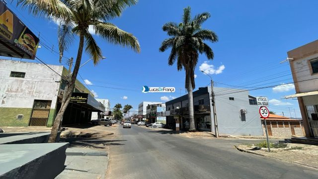 Sobrado na quadra 1 da Vila Buritis