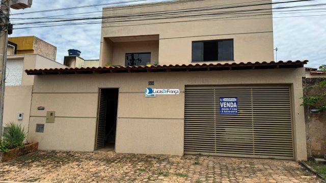 EXCELENTE SOBRADO NA VILA MILITAR ÓTIMA LOCALIZAÇÃO