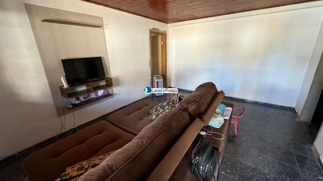 02 casas em um lote de 1.000m² – Arapoangas