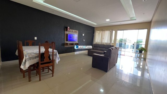 Apartamento GIGANTE de 190m2.