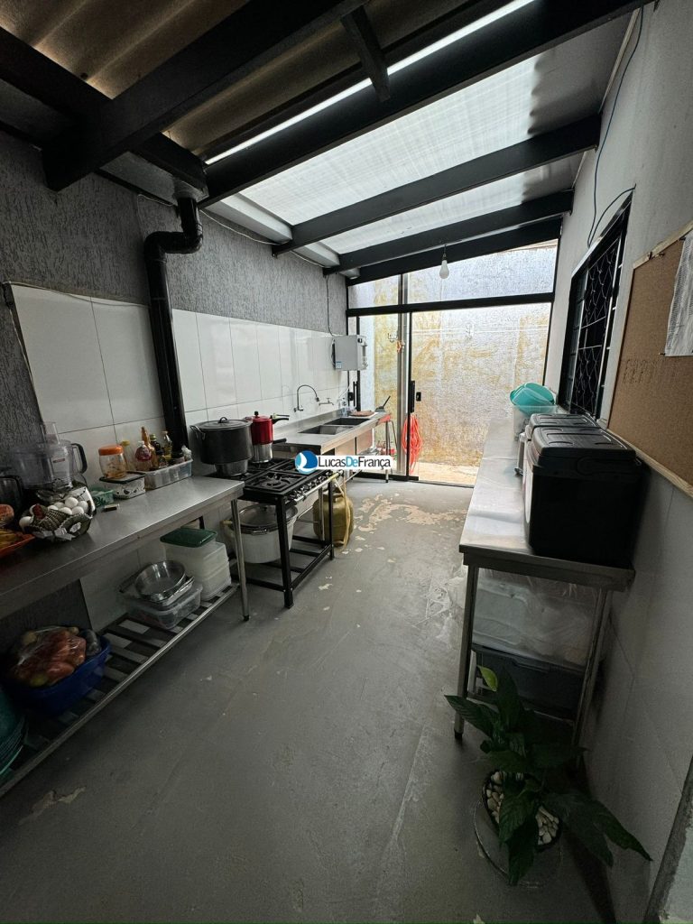 Imóvel comercial e residencial na Vila Militar (14)