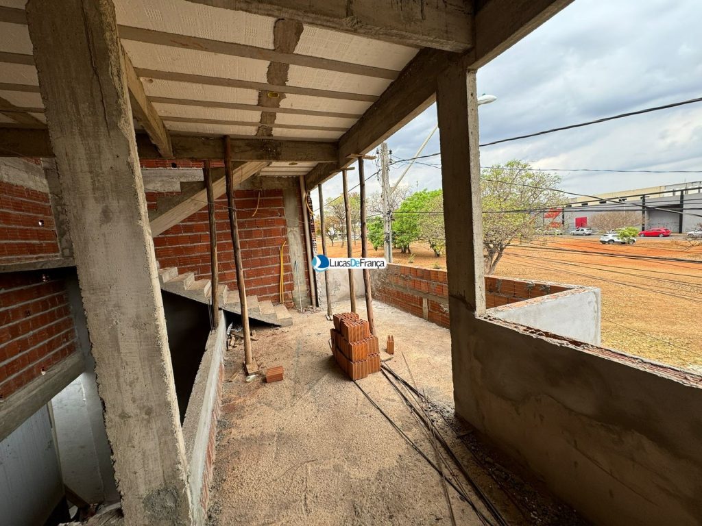 Imóvel comercial e residencial na Vila Militar (2)