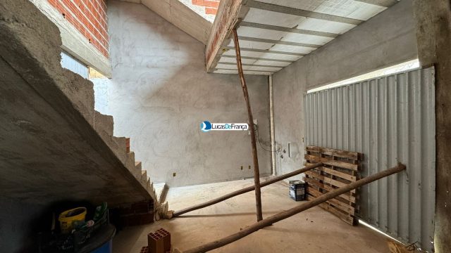 Imóvel comercial e residencial na Vila Militar