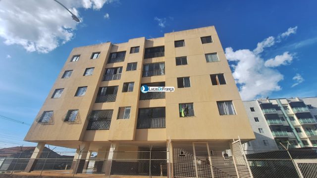 Apartamento reformado no Bloco M Quadra 02