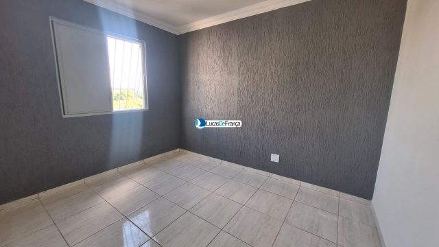 Apartamento reformado no Bloco M Quadra 02