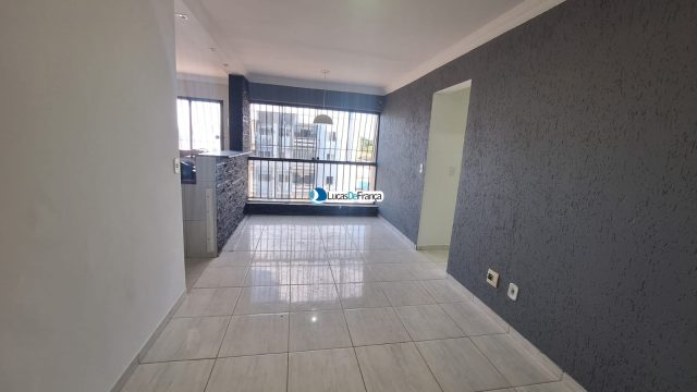 Apartamento reformado no Bloco M Quadra 02