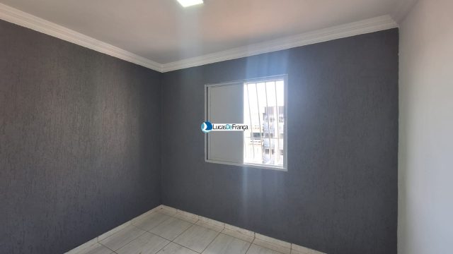 Apartamento reformado no Bloco M Quadra 02