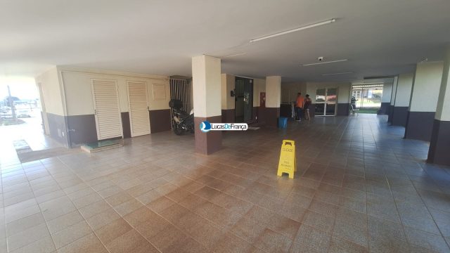 Apartamento reformado no Bloco M Quadra 02