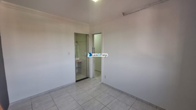 Apartamento reformado no Bloco M Quadra 02