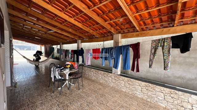 Casa no Arapoangas (próximo a água de coco )