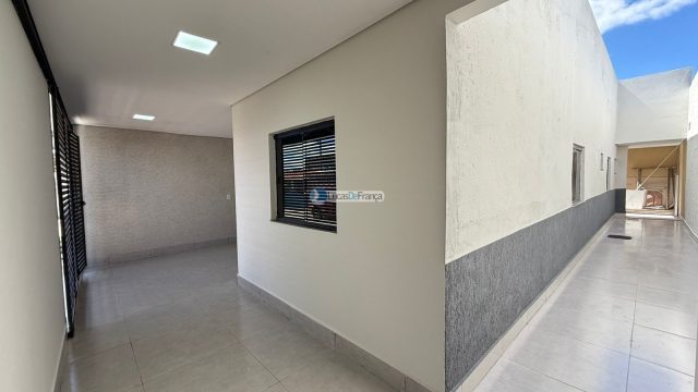 Casa Nova e Moderna na Quadra 06 conjunto J Jardim Roriz