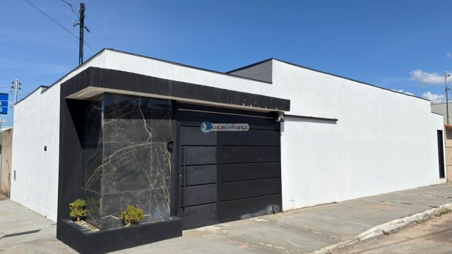 Casa Moderna à Venda no Buritis 4 – Quadra 18