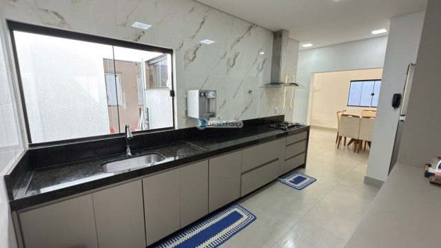 Casa Moderna à Venda no Buritis 4 – Quadra 18