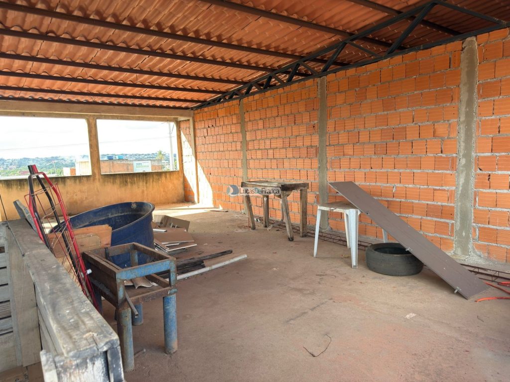 Sobrado com loja comercial no Arapoangas (12)