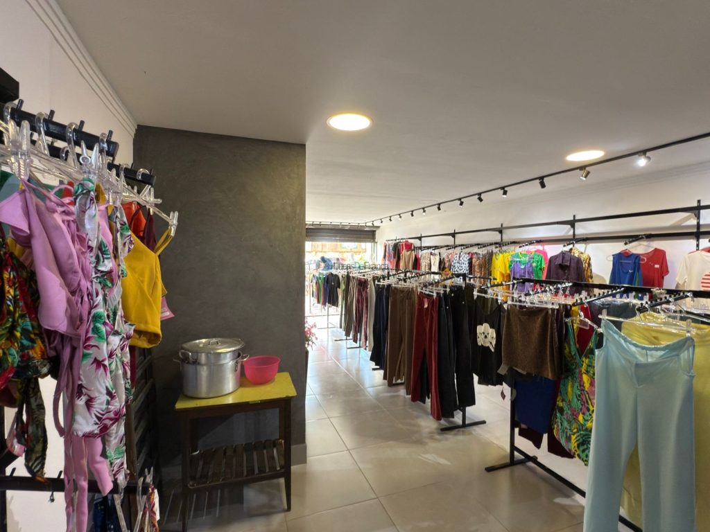 Sobrado com loja comercial no Arapoangas (15)